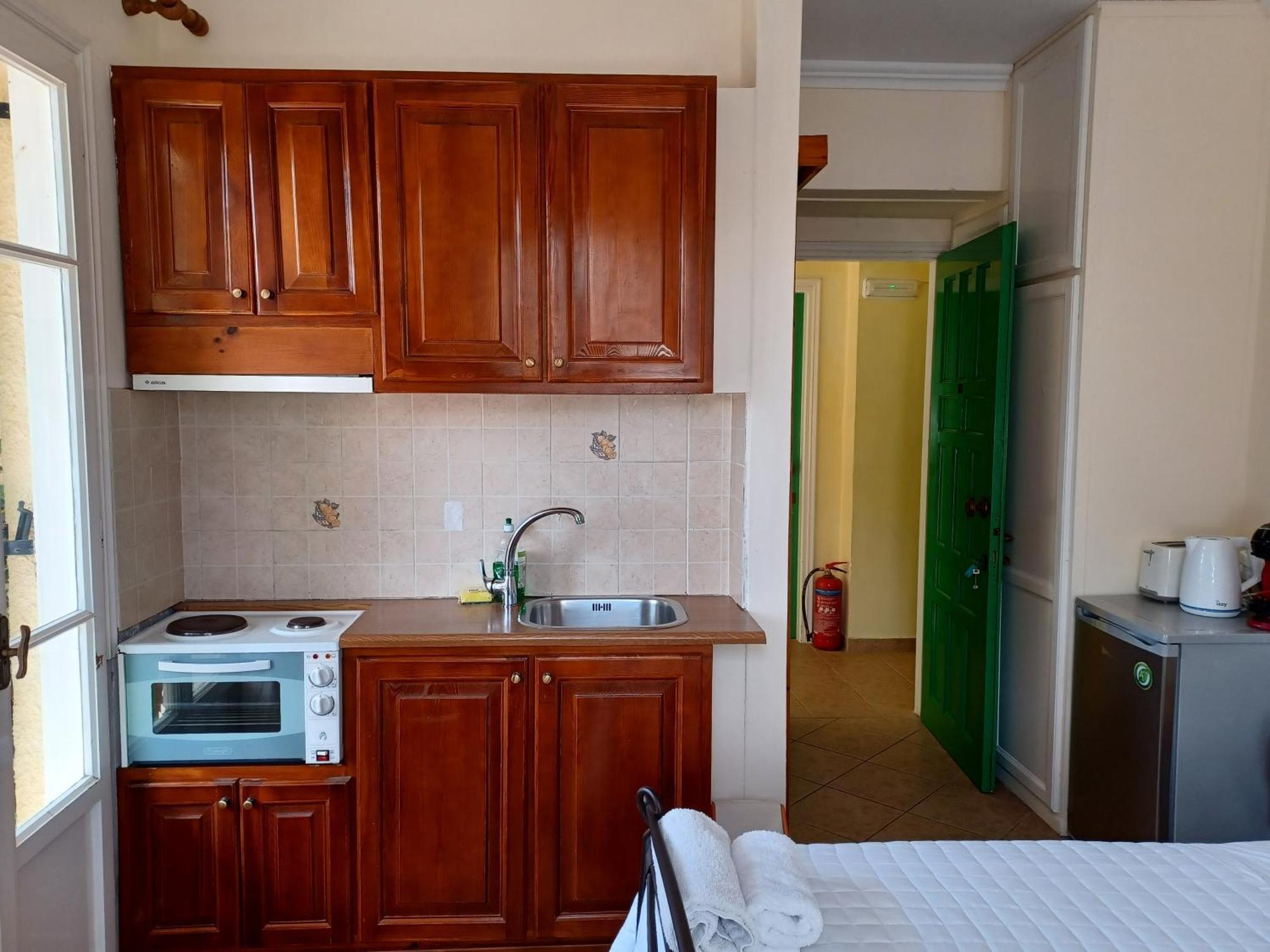 Philippos Hotel Apartments Никиана Экстерьер фото
