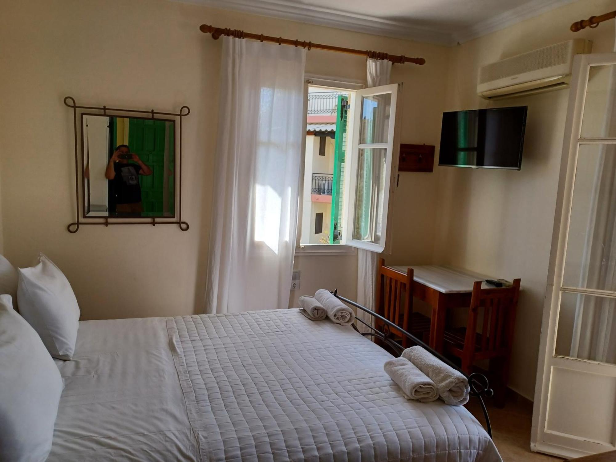 Philippos Hotel Apartments Никиана Экстерьер фото
