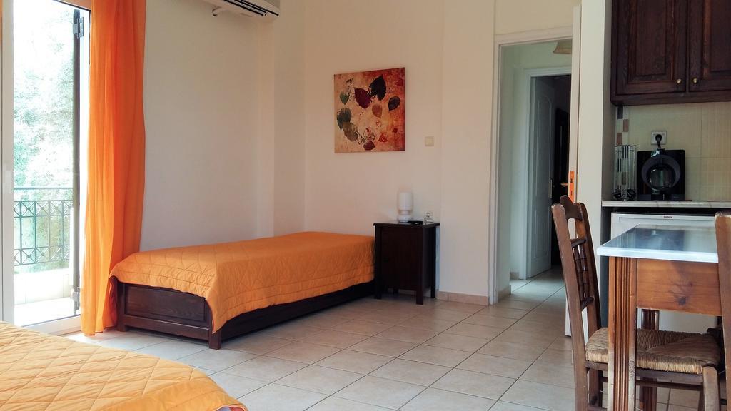 Philippos Hotel Apartments Никиана Экстерьер фото