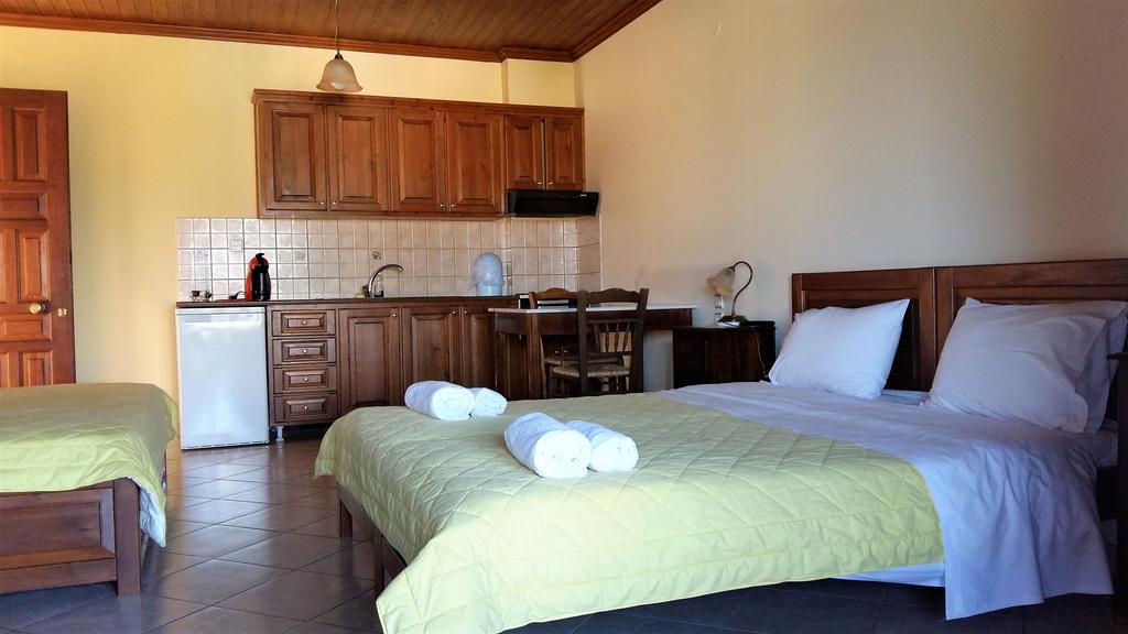 Philippos Hotel Apartments Никиана Экстерьер фото